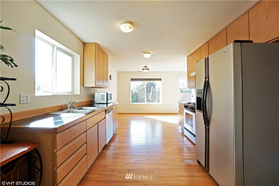 16945 Southeast 183rd Place Renton, WA 98058 - Photo 10 of 23 Gallery Image 10