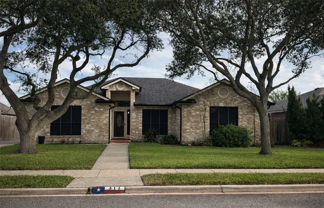 $425,000 | 311 Blue Water Drive, Portland, TX 78374