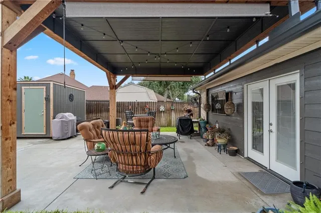 $425,000 | 311 Blue Water Drive, Portland, TX 78374