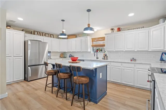 $425,000 | 311 Blue Water Drive, Portland, TX 78374