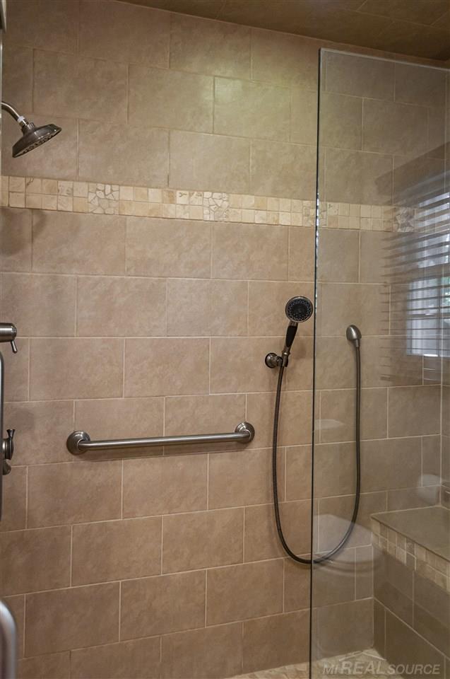 311 Lothrop Road Grosse Pointe Farms, MI 48236 - Photo 27 of 41