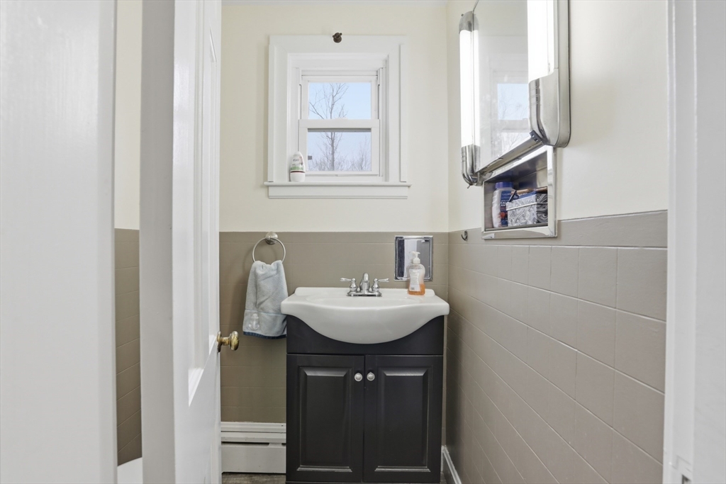 115 Ashby State Road Fitchburg, MA 01420 - Photo 14 of 31 Gallery Image 14