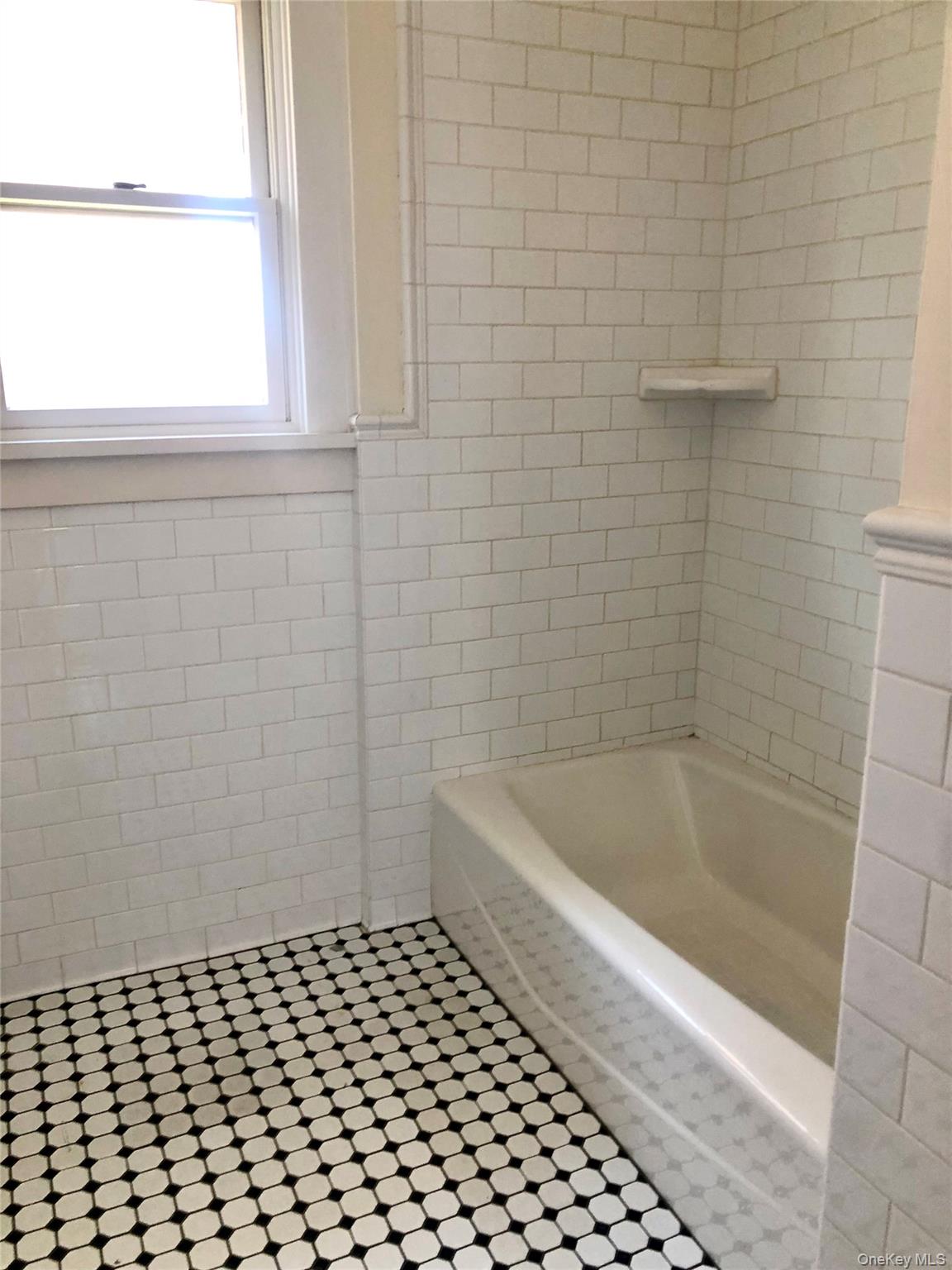 23 West Walnut Street, Unit UPPR Long Beach, NY 11561 - Photo 22 of 34