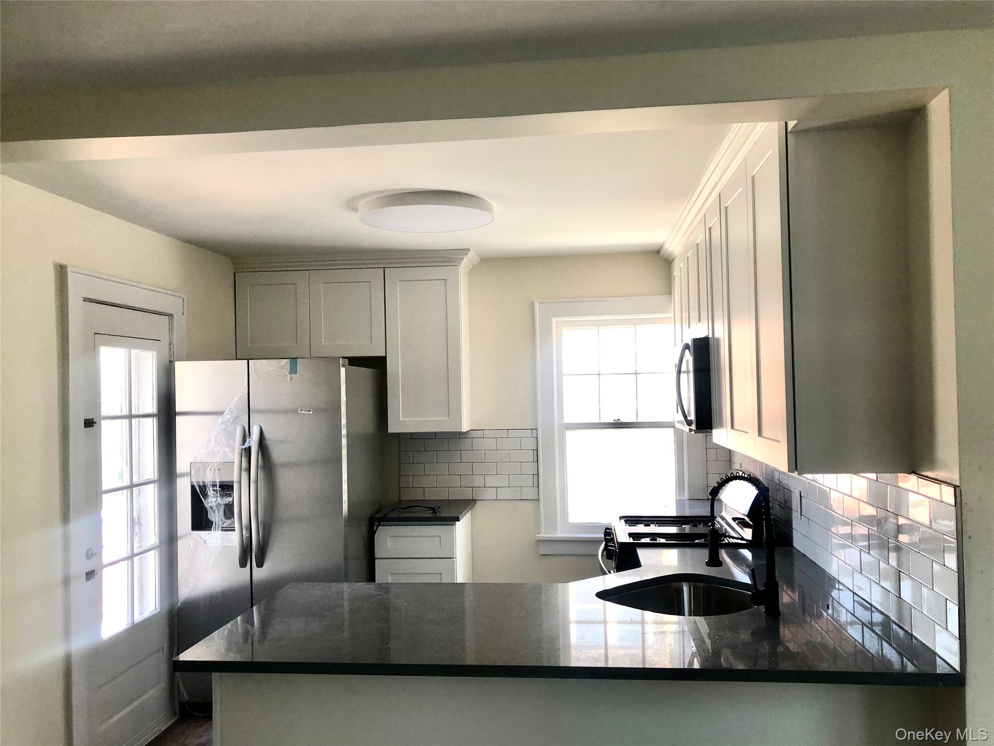 23 West Walnut Street, Unit UPPR Long Beach, NY 11561 - Photo 7 of 34