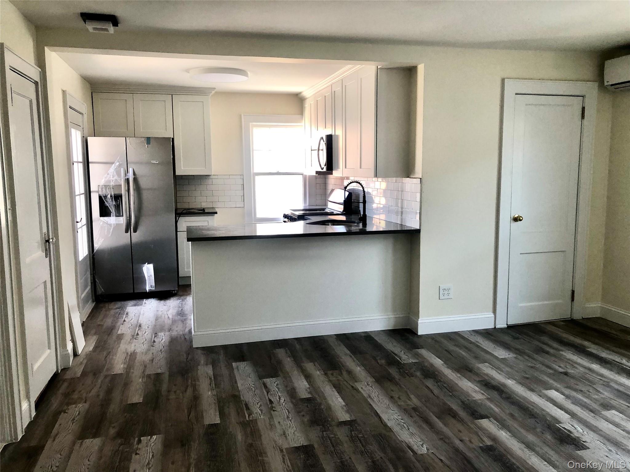 23 West Walnut Street, Unit UPPR Long Beach, NY 11561 - Photo 8 of 34