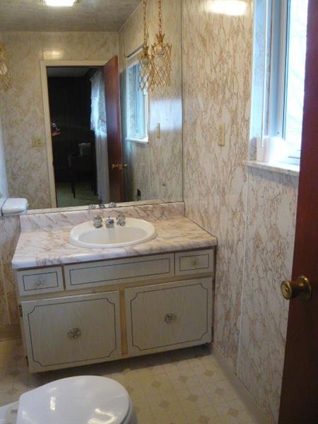 102 Blackshire Road Butler, PA 16001 - Photo 11 of 22 Gallery Image 11