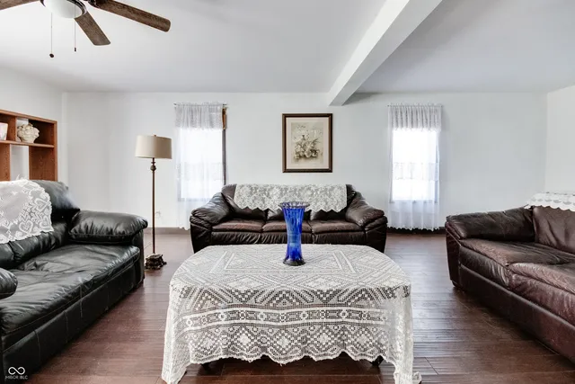 $525,000 | 8 Mill Springs, Coatesville, IN 46121