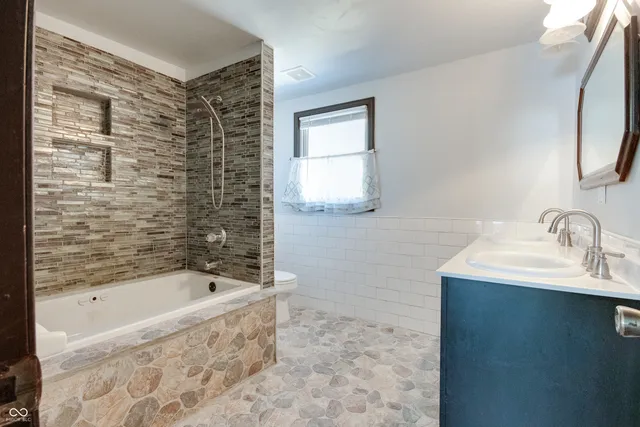 $525,000 | 8 Mill Springs, Coatesville, IN 46121