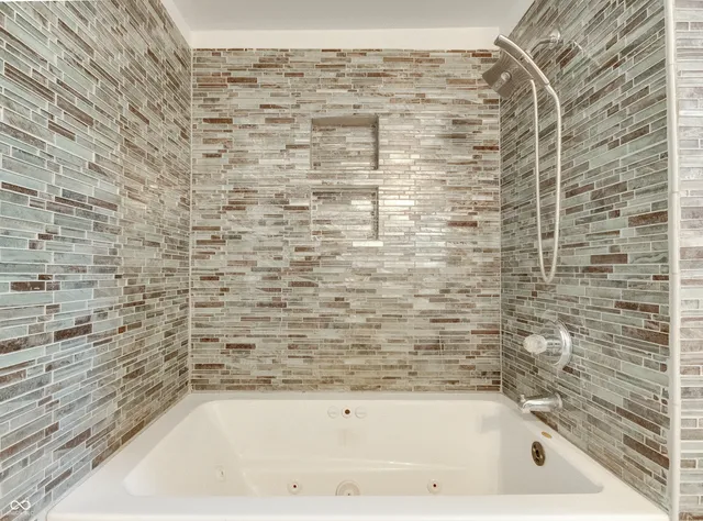 $525,000 | 8 Mill Springs, Coatesville, IN 46121