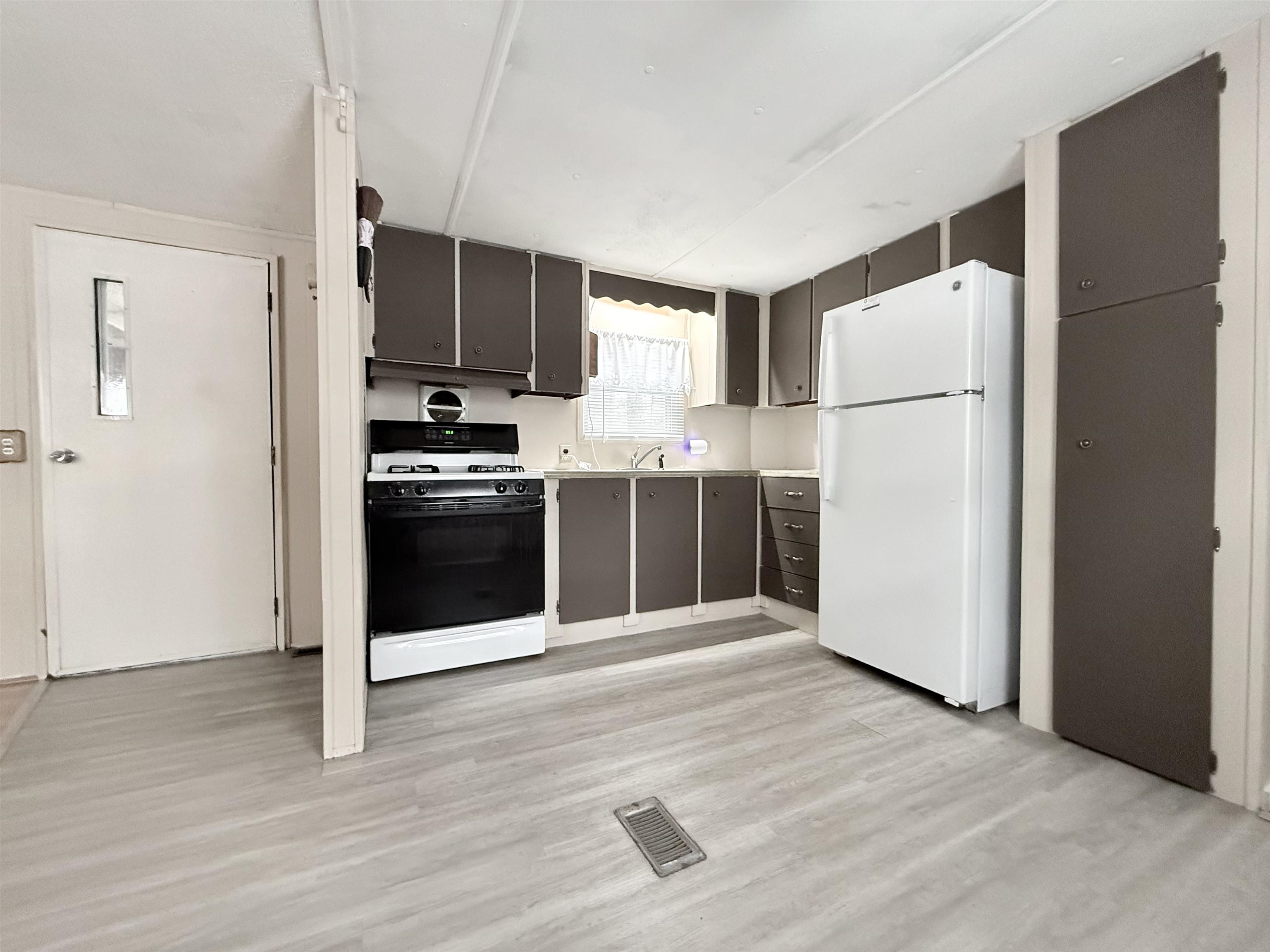 212 Heron Point Road, Unit 17 Alton, NH 03809 - Photo 13 of 31