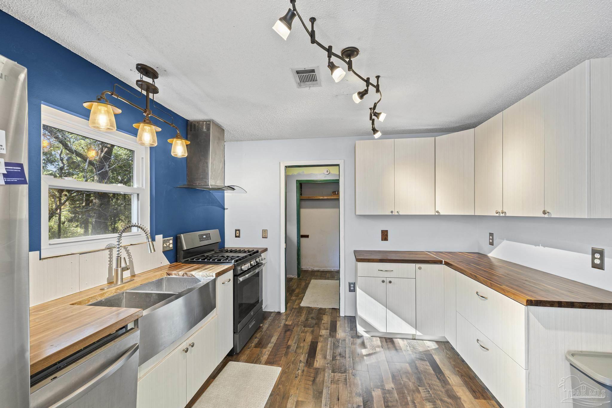 9190 Brunson Road Pensacola, FL 32514 - Photo 12 of 65