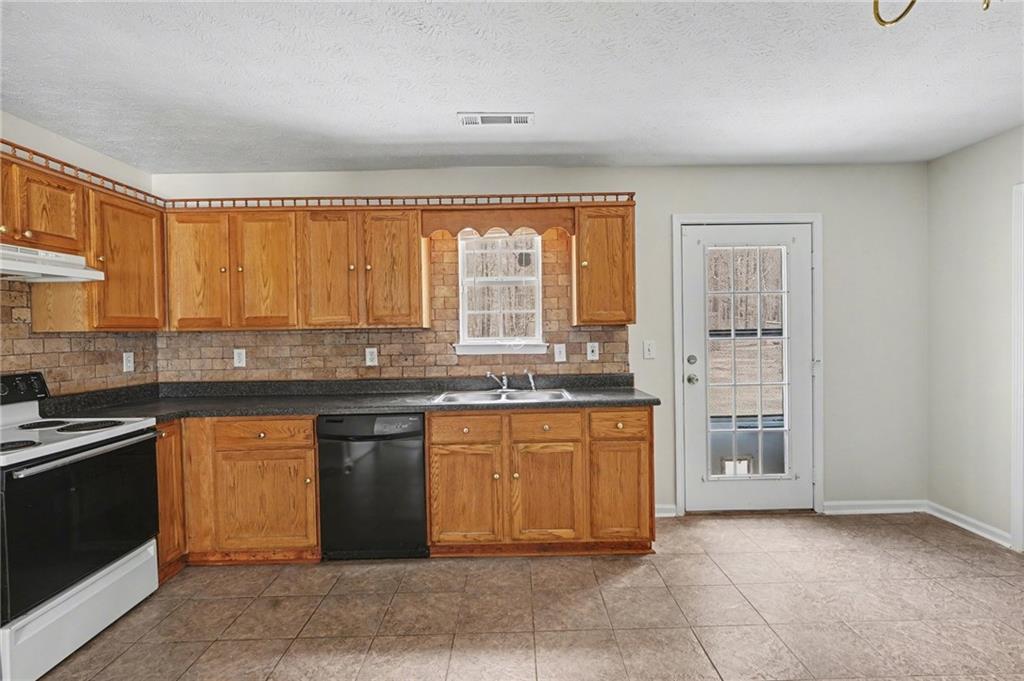 3351 Highway 3 Hampton, GA 30228 - Photo 11 of 34