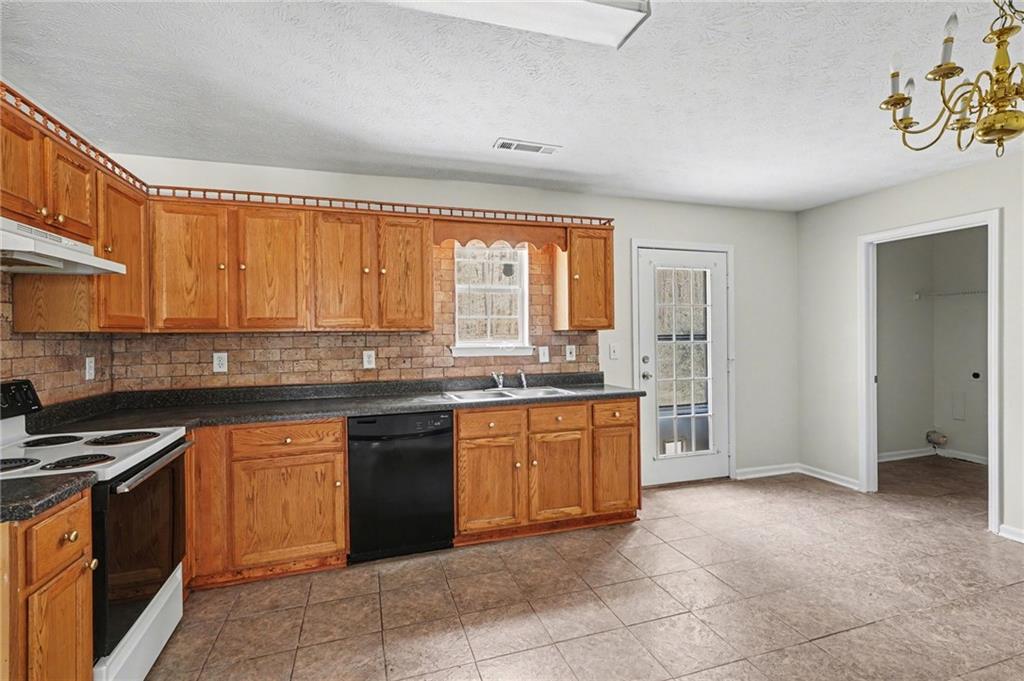 3351 Highway 3 Hampton, GA 30228 - Photo 9 of 34