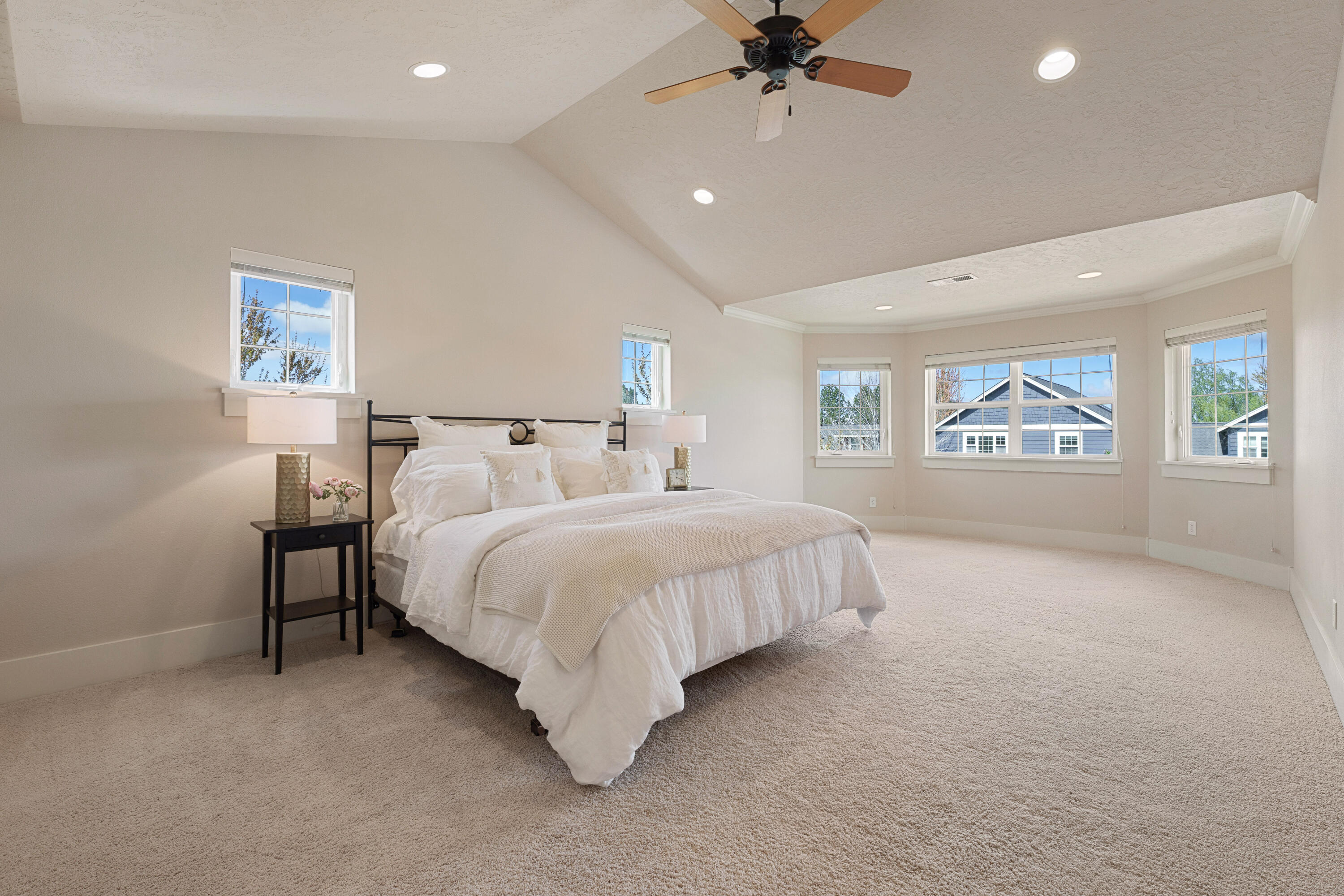 3384 Northeast Wild Rivers Loop Bend, OR 97701 - Photo 19 of 41 Gallery Image 19