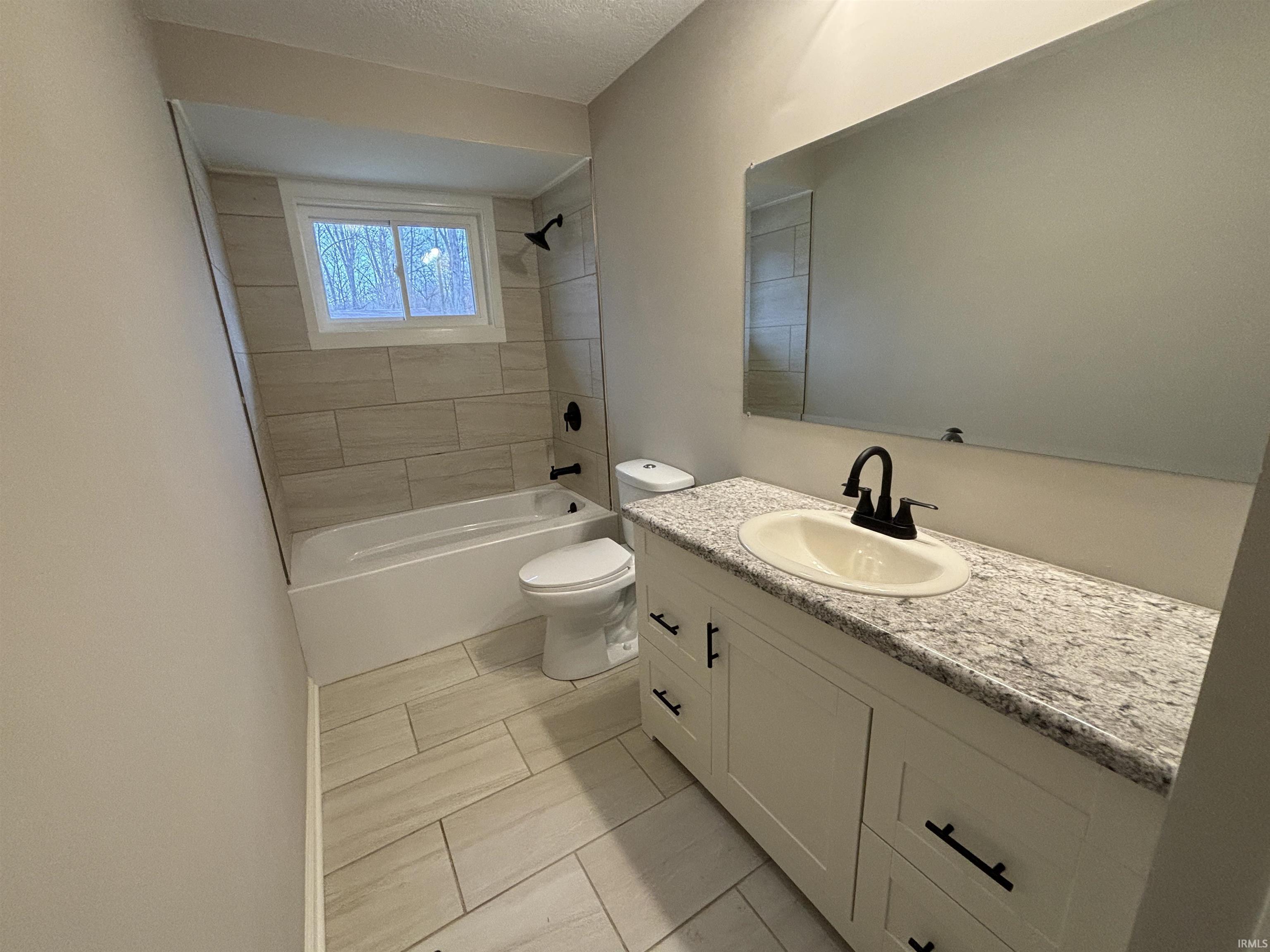 7015 Thompson Road Hoagland, IN 46745 - Photo 13 of 19