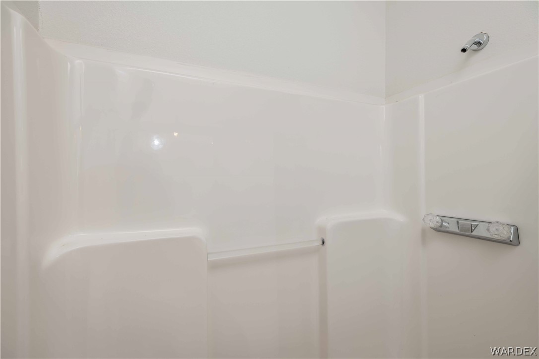 4229 Cove Road Golden Valley, AZ 86413 - Photo 18 of 36 a view of small space
