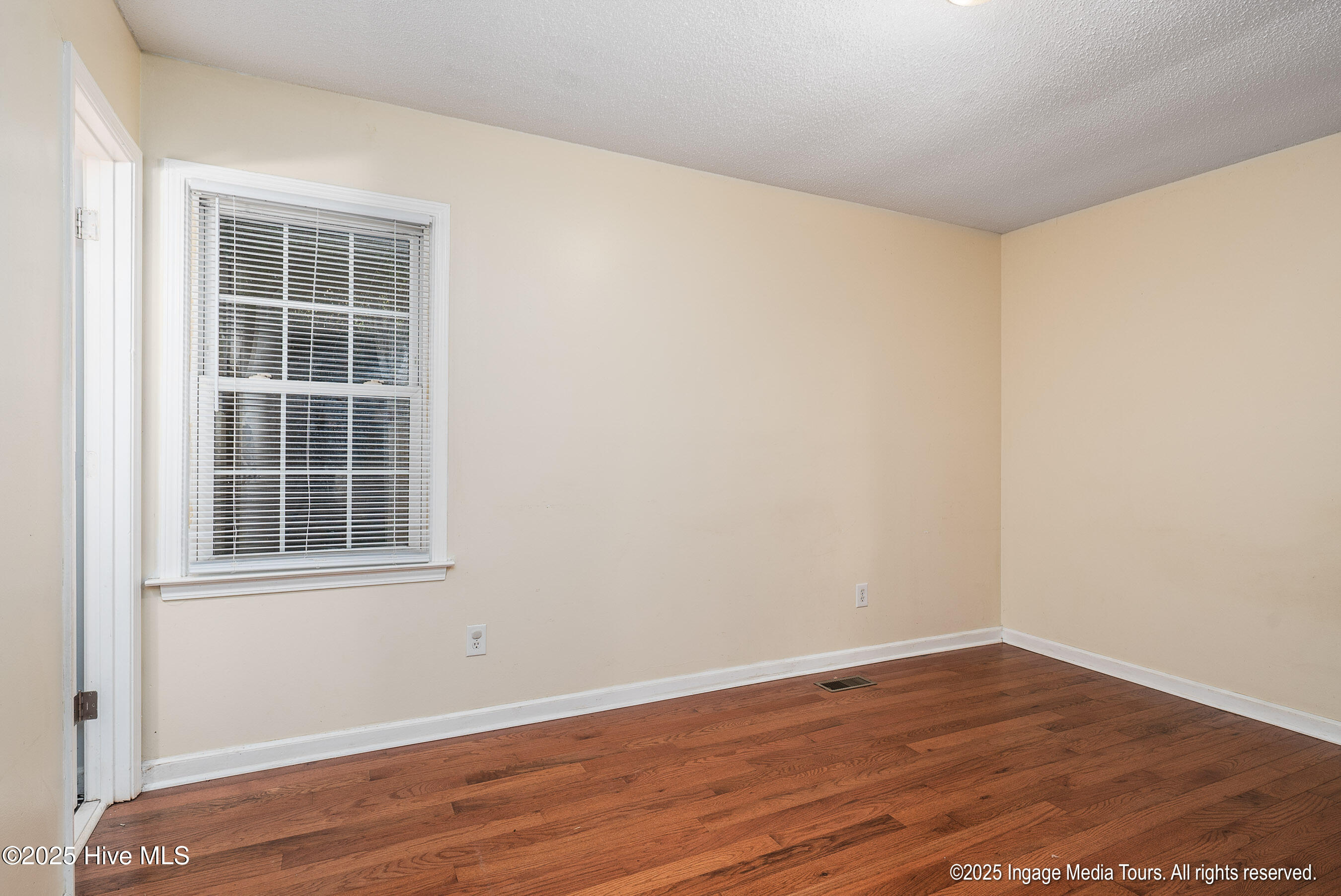 305 British Road Kinston, NC 28501 - Photo 18 of 30 20251006 MLS S_Nilsen 305 British Rd Kin