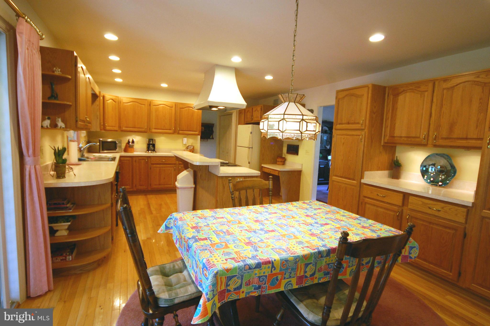 7841 Devilbiss Bridge Road Frederick, MD 21701 - Photo 5 of 21 Kitchen