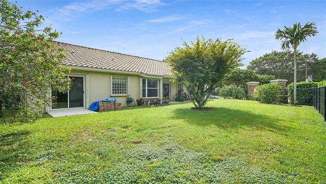 $800,000 | 3099 Perriwinkle Circle, Davie, FL 33328