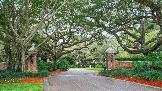 $800,000 | 3099 Perriwinkle Circle, Davie, FL 33328