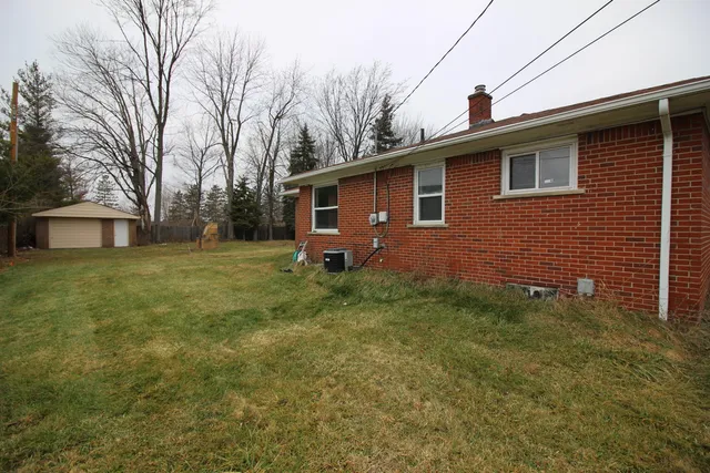 $184,900 | 3816 Pokley Court, Sterling Heights, MI 48310