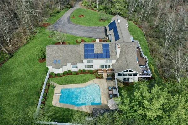 $1,075,000 | 10 Cemetery Street, Mendon, MA 01756
