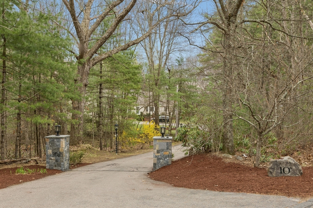 10 Cemetery Street Mendon, MA 01756 - Photo 34 of 37