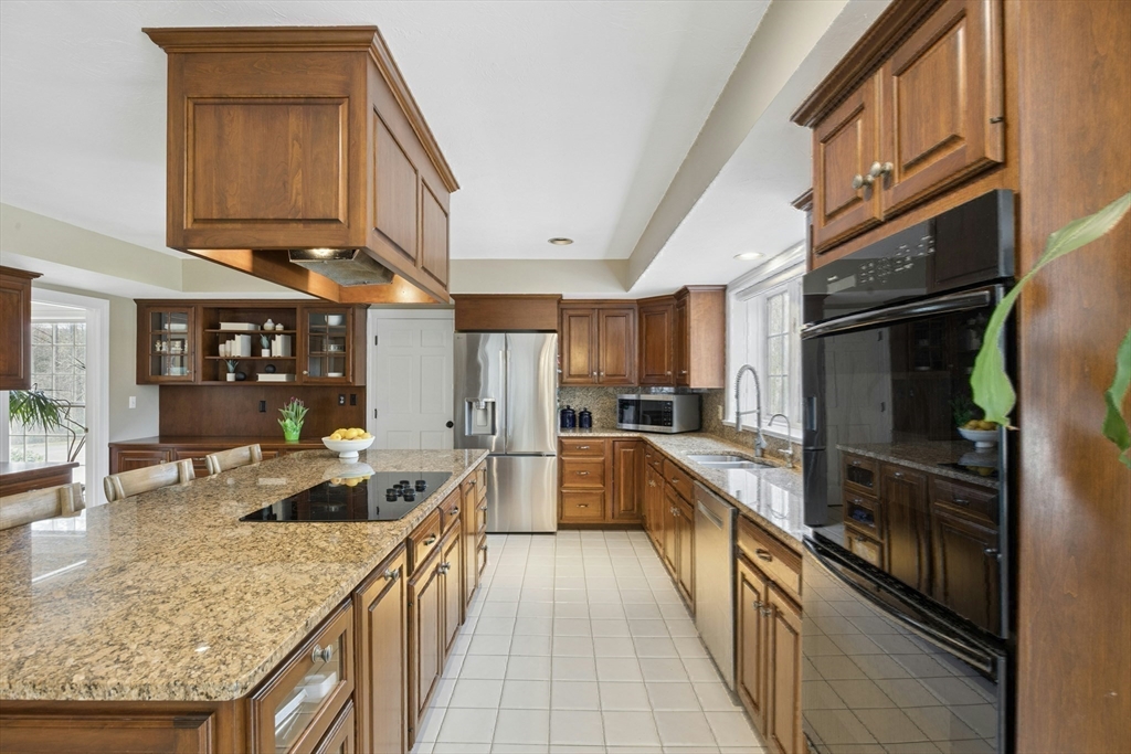 10 Cemetery Street Mendon, MA 01756 - Photo 6 of 37