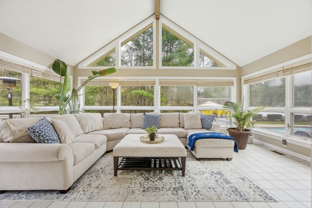 10 Cemetery Street Mendon, MA 01756 - Photo 9 of 37