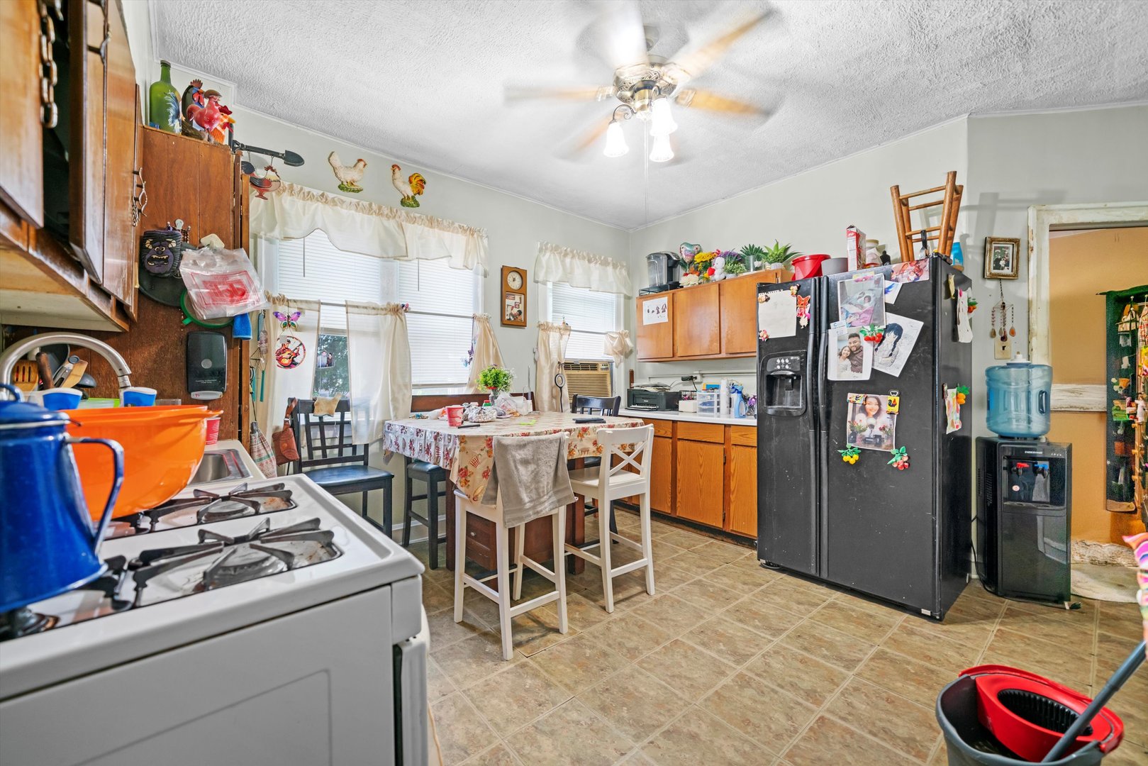 6058 South Massasoit Avenue Chicago, IL 60638 - Photo 32 of 45 a view of a kitchen with appliances and workspace