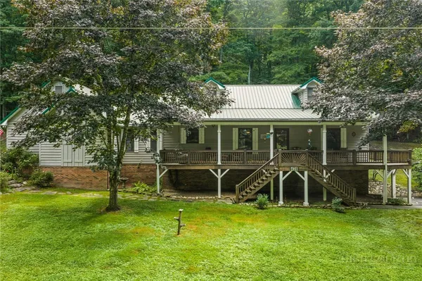 $695,000 | 428 Trojan Horse Circle, Fleetwood, NC 28626