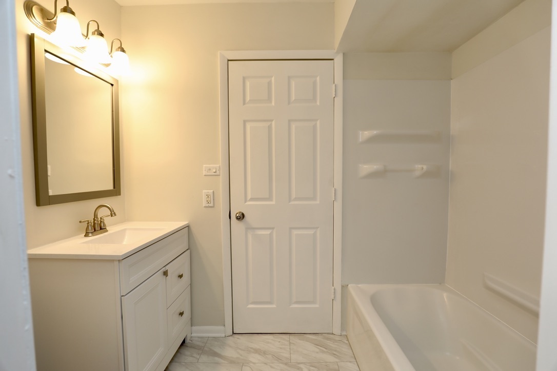 17306 Peach Grove Lane Hazel Crest, IL 60429 - Photo 5 of 9