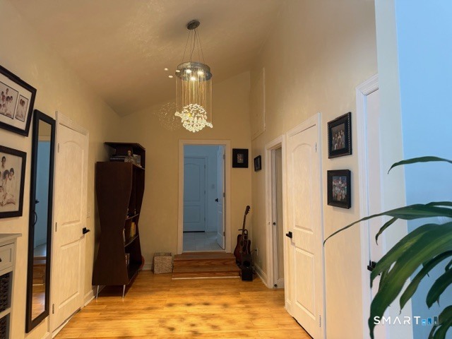 24 North Calvin Road Weston, CT 06883 - Photo 3 of 17