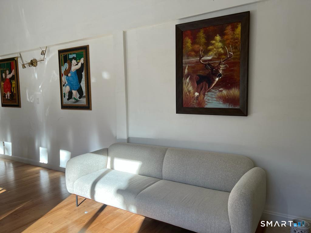 24 North Calvin Road Weston, CT 06883 - Photo 4 of 17