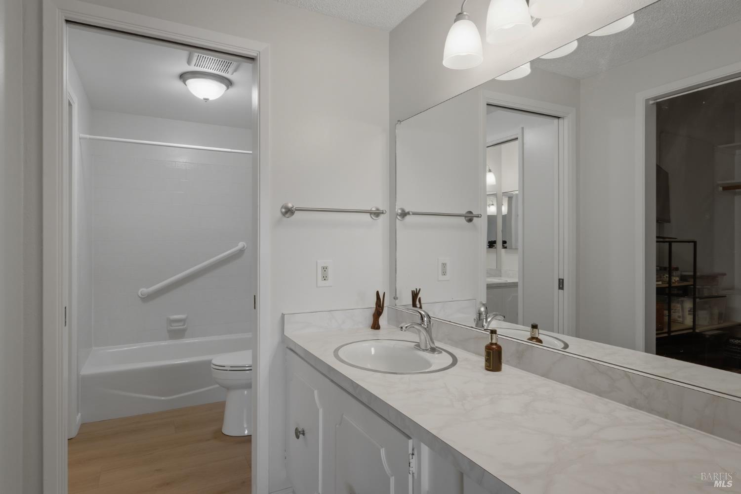 43 Aspen Meadows Circle Santa Rosa, CA 95409 - Photo 28 of 52 Primary Vanity.