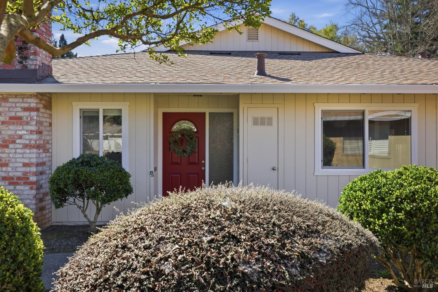 43 Aspen Meadows Circle Santa Rosa, CA 95409 - Photo 4 of 52 Front door.