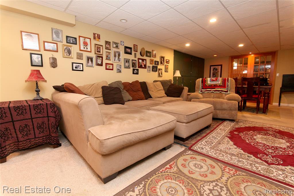 483 Rochdale Drive South Rochester Hills, MI 48309 - Photo 28 of 36