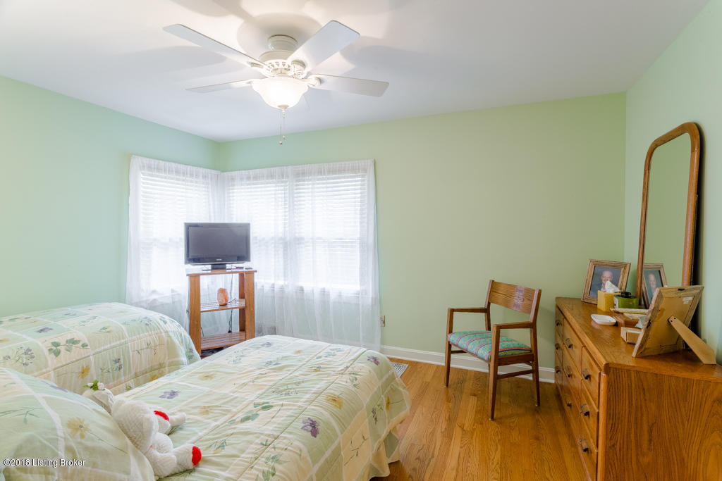629 Indian Ridge Road Louisville, KY 40207 - Photo 34 of 58 629 Indian Ridge Rd-34