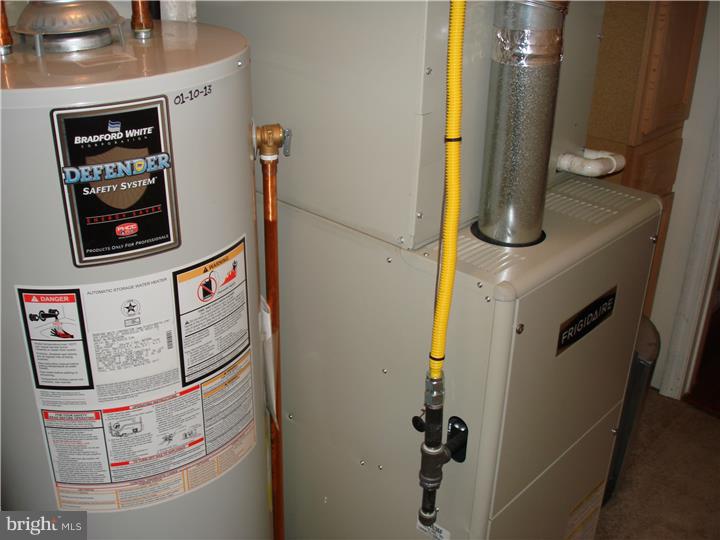 324 East Mill Road Maple Shade, NJ 08052 - Photo 13 of 25 Laundry Room