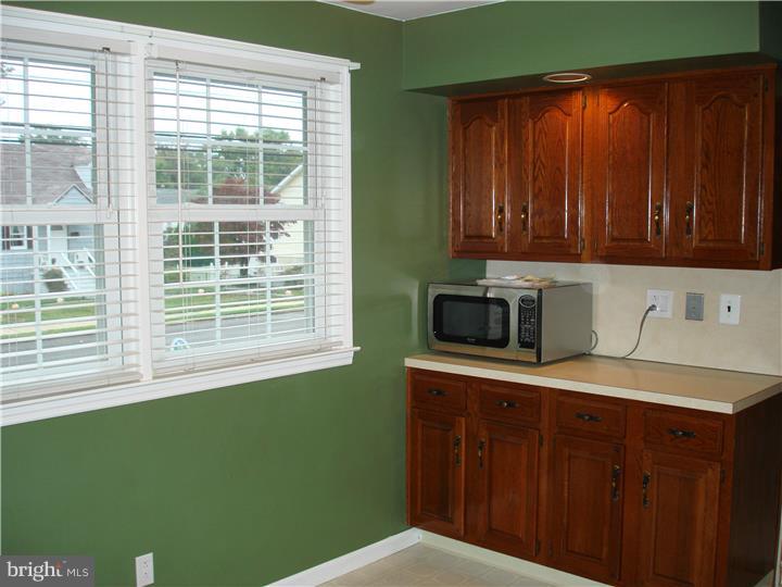 324 East Mill Road Maple Shade, NJ 08052 - Photo 4 of 25 Kitchen