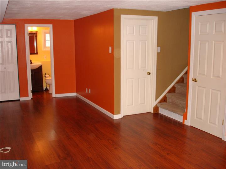 324 East Mill Road Maple Shade, NJ 08052 - Photo 8 of 25 Family Room