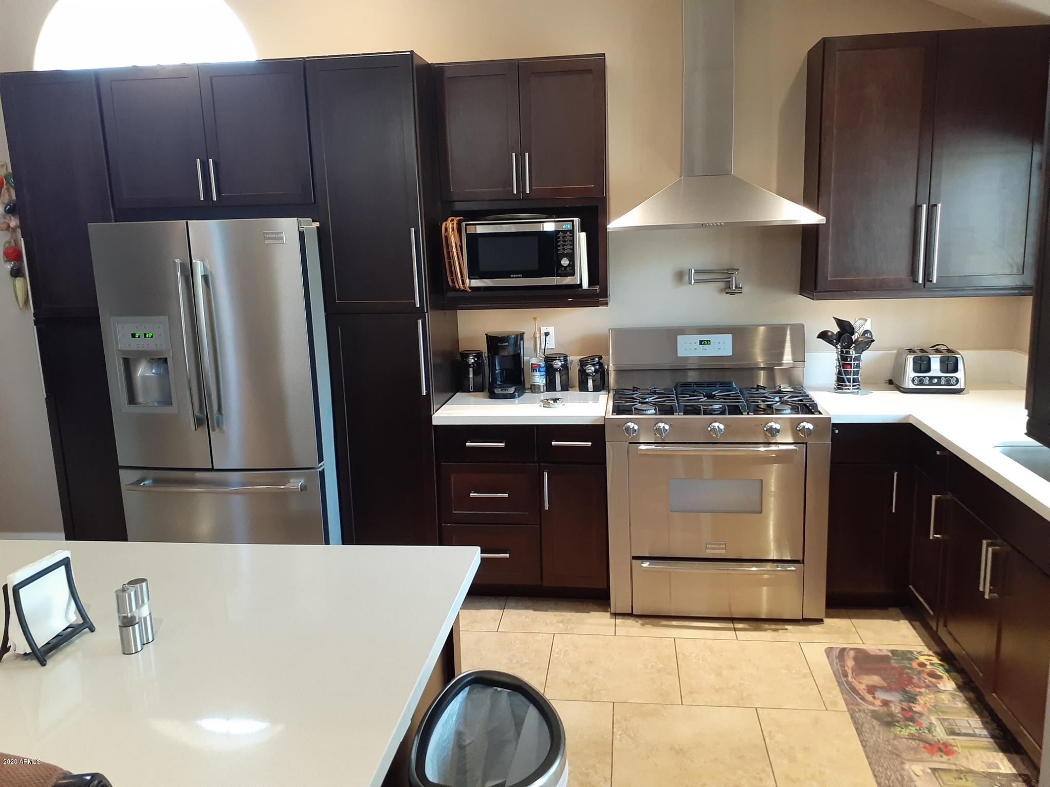 1722 East Carson Road Phoenix, AZ 85042 - Photo 3 of 44 20200820_145456