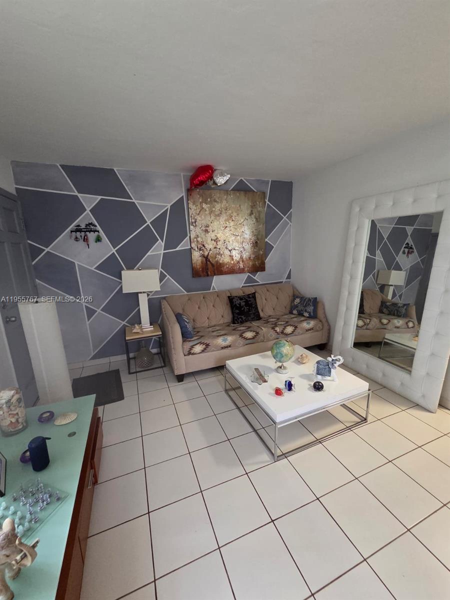 812 86th Street, Unit 1R Miami Beach, FL 33141 - Photo 3 of 12