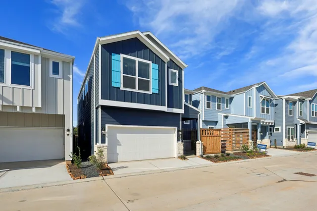 $333,120 | 715 Topwater Trail, Kemah, TX 77565