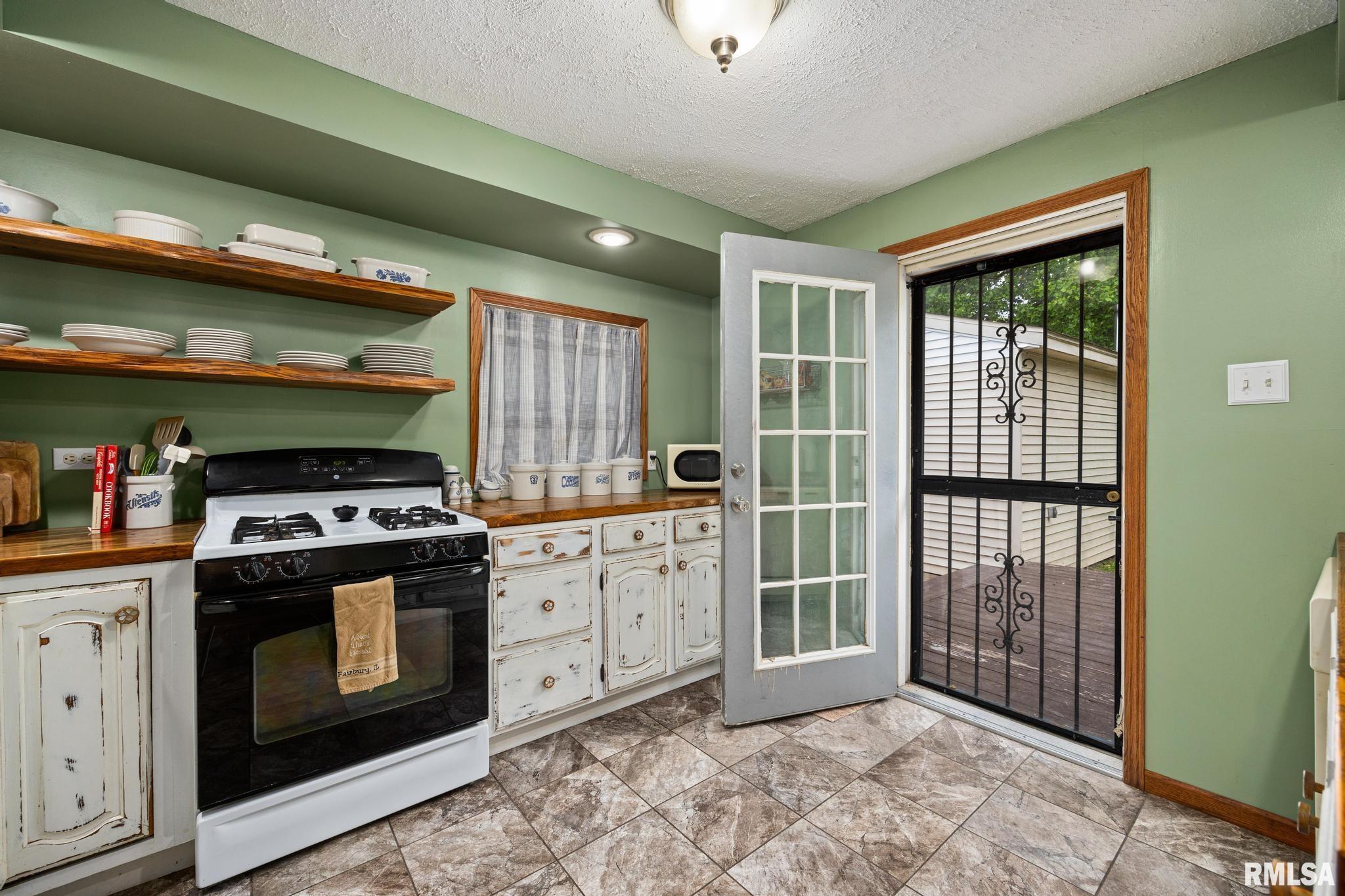 2133 North Ellory Road Peoria, IL 61604 - Photo 3 of 34