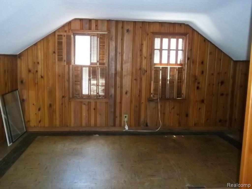 13551 Ashton Road Detroit, MI 48223 - Photo 8 of 8 100_1477.jpg