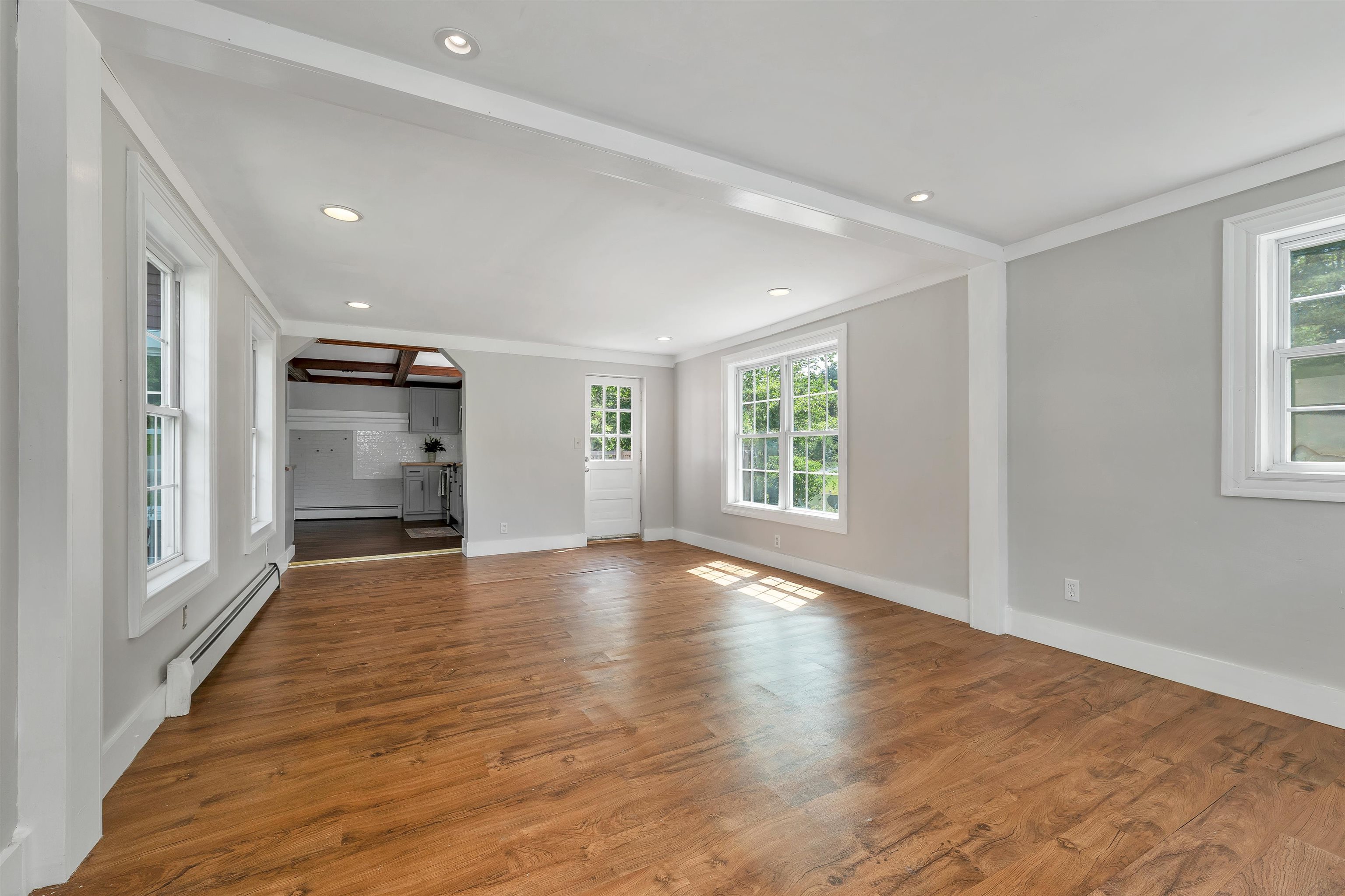 93 Gulf Road Derry, NH 03038 - Photo 12 of 47