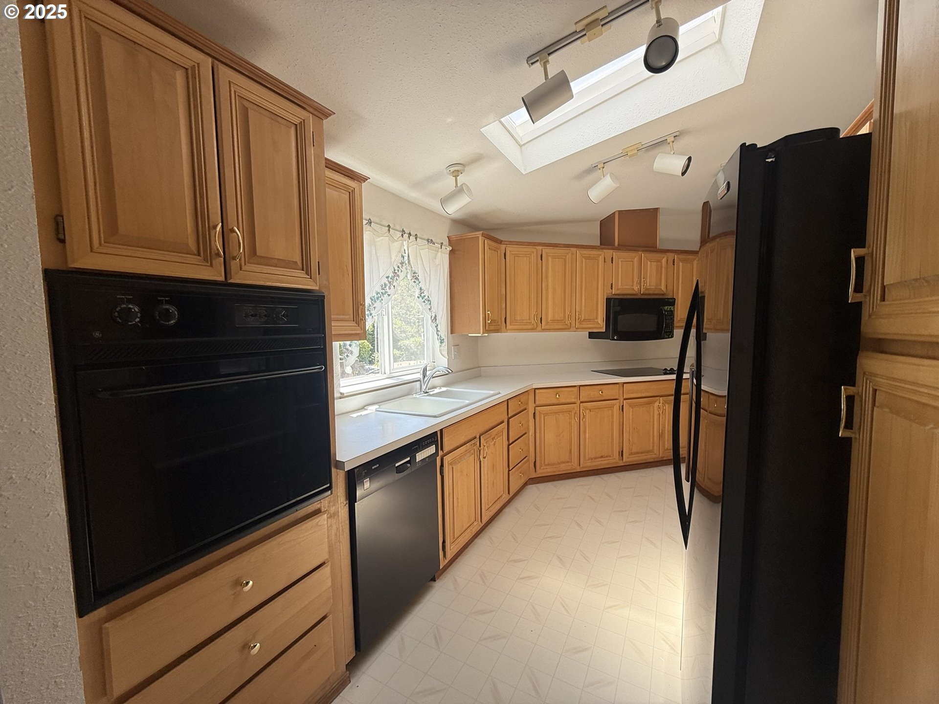 507 Robin Lane Florence, OR 97439 - Photo 9 of 33