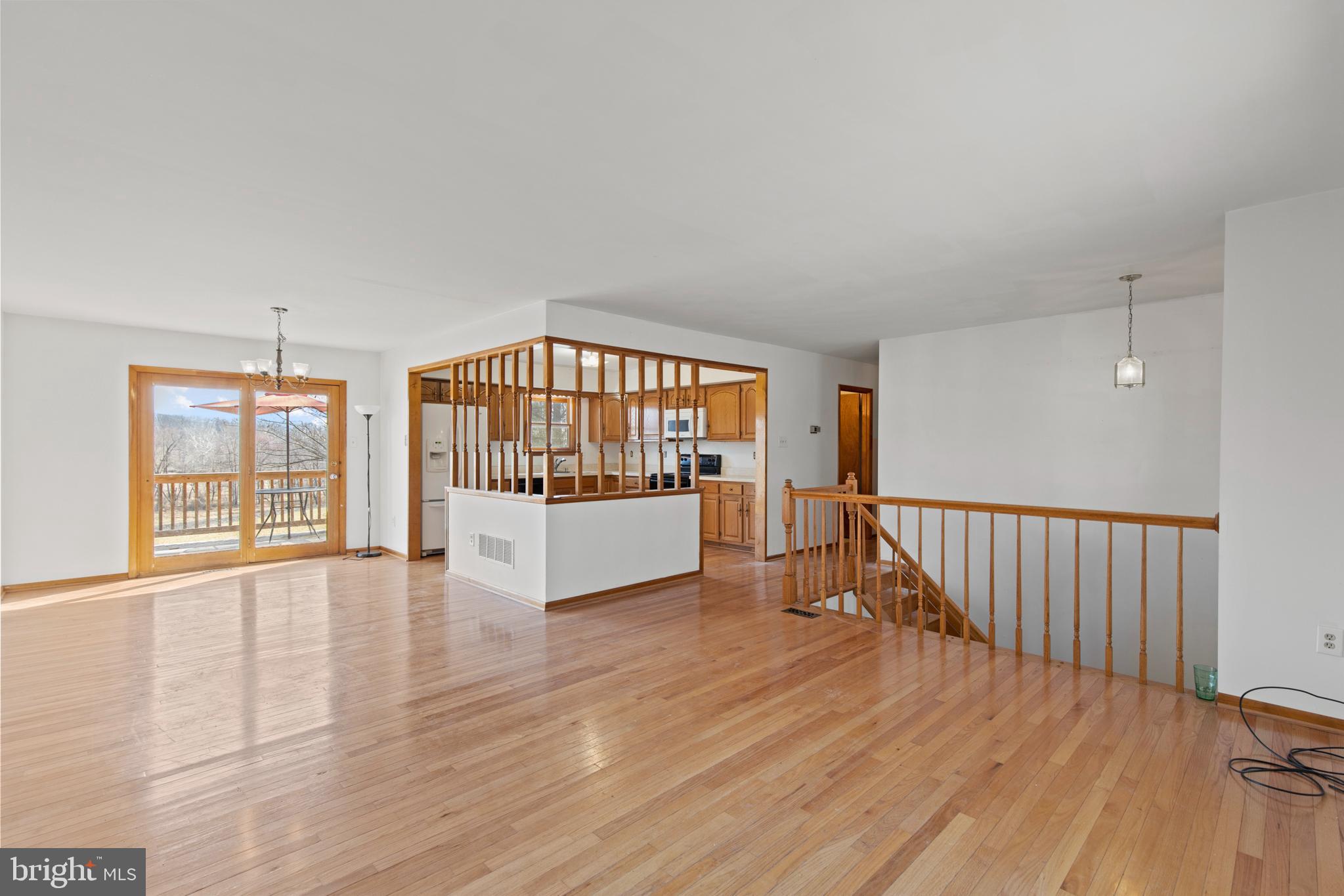 3999 North Stone Road Taneytown, MD 21787 - Photo 6 of 26 Living Room
