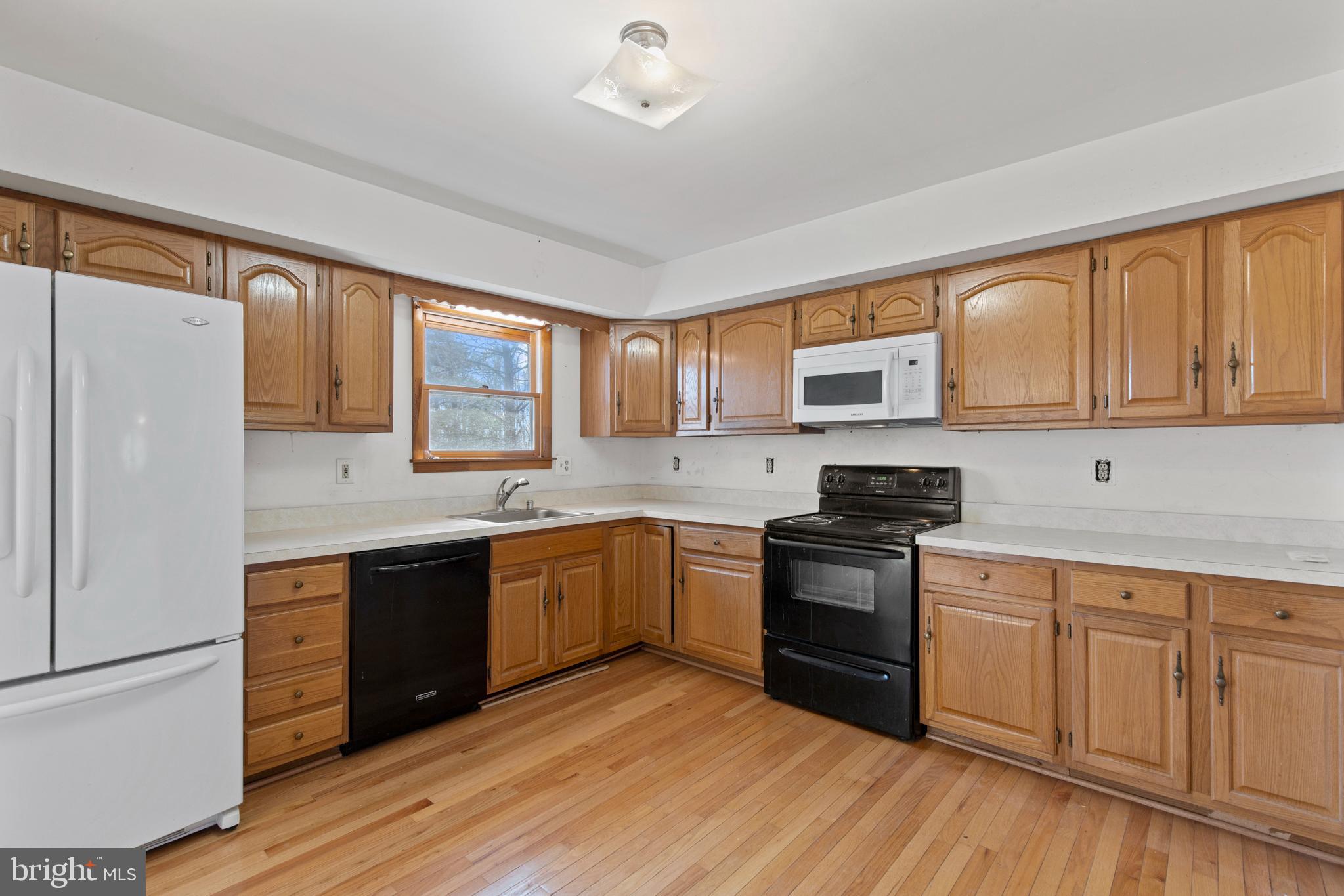 3999 North Stone Road Taneytown, MD 21787 - Photo 9 of 26 Kitchen